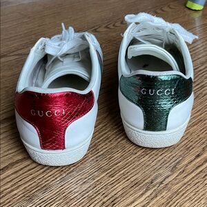Bee White Sneakers with Red and Green Accents